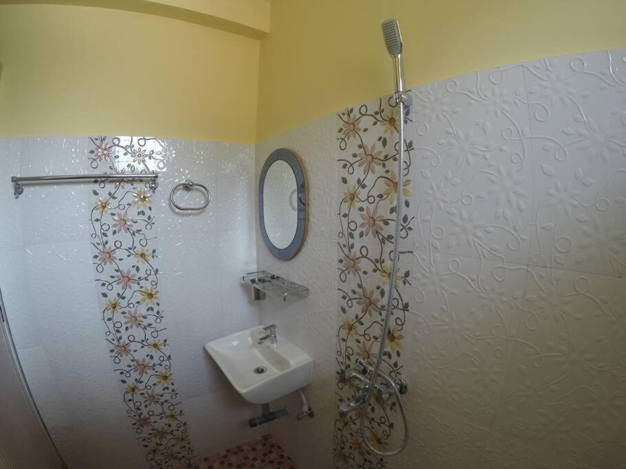 Regina Residency Inn Палолем Экстерьер фото